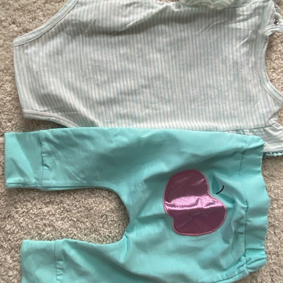 Jessica Simpson 6/9 month outfit. - Picture 2 of 3